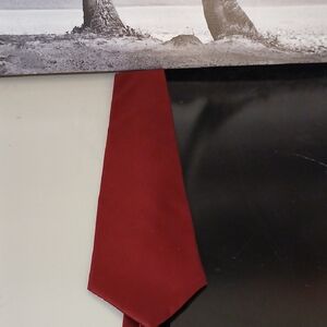 Make Offer!Geoffrey Beene Red Classic Tie